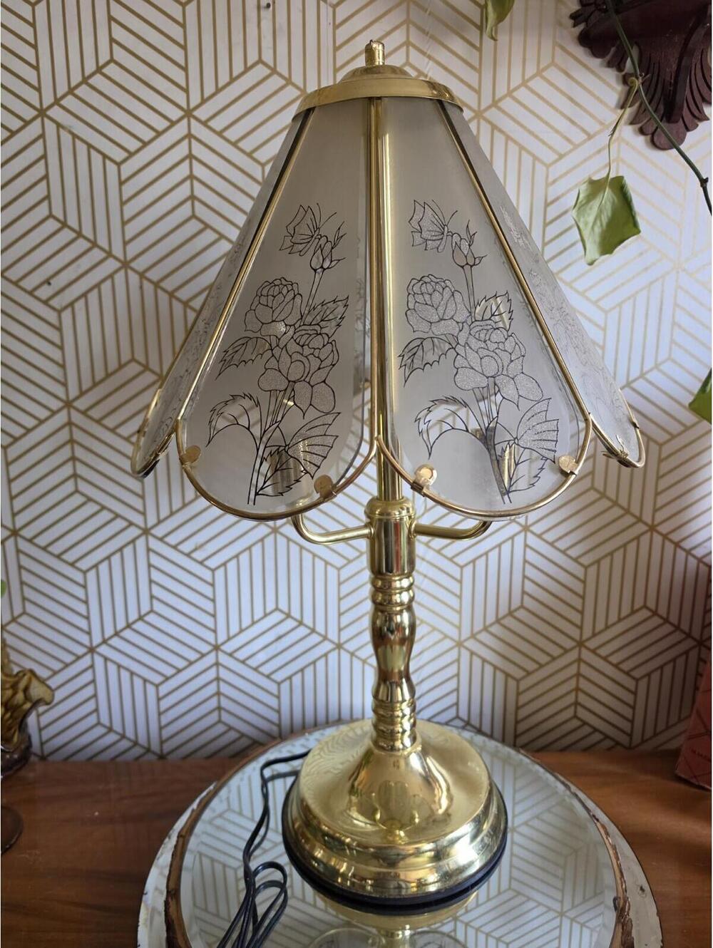Vintage 3 Bulb Brass & Clear Etched Glass Paneled Shade Table Light Lamp 22"